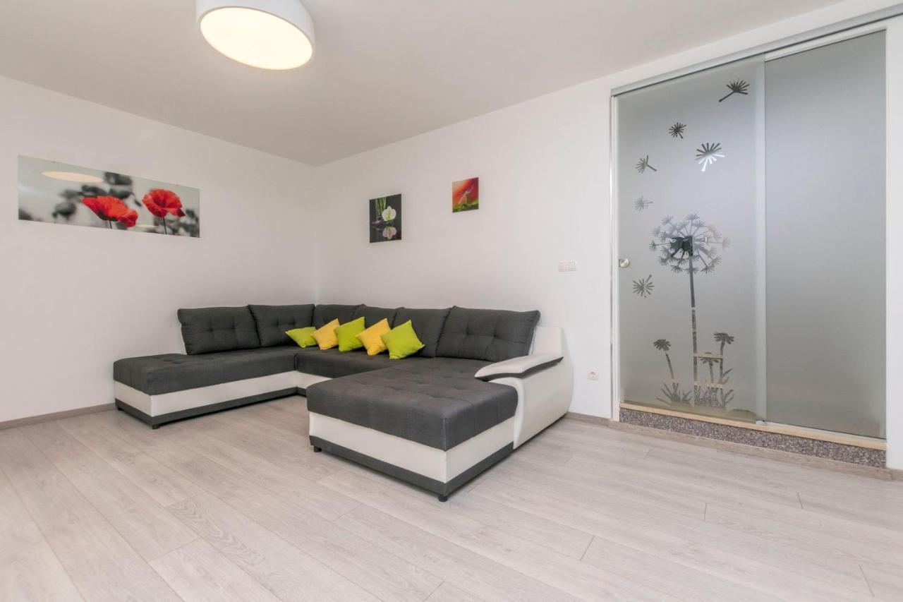 Apartment Dora Duće Exteriér fotografie